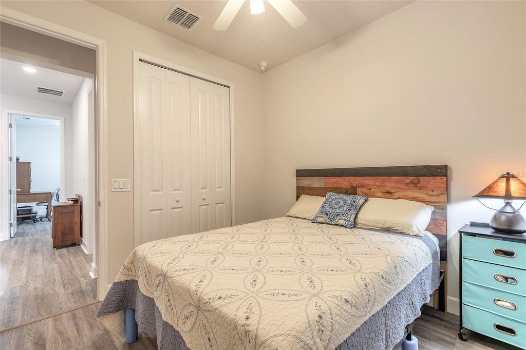 Image 24 of property listing at 1094 RIVER FALLS CIRCLE, Deland, FL 32720