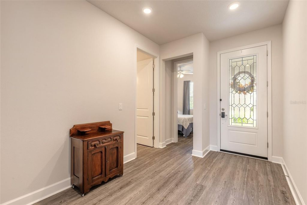 Image 26 of property listing at 1094 RIVER FALLS CIRCLE, Deland, FL 32720