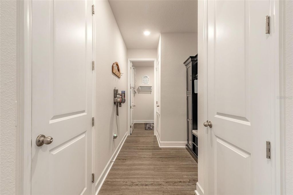 Image 27 of property listing at 1094 RIVER FALLS CIRCLE, Deland, FL 32720