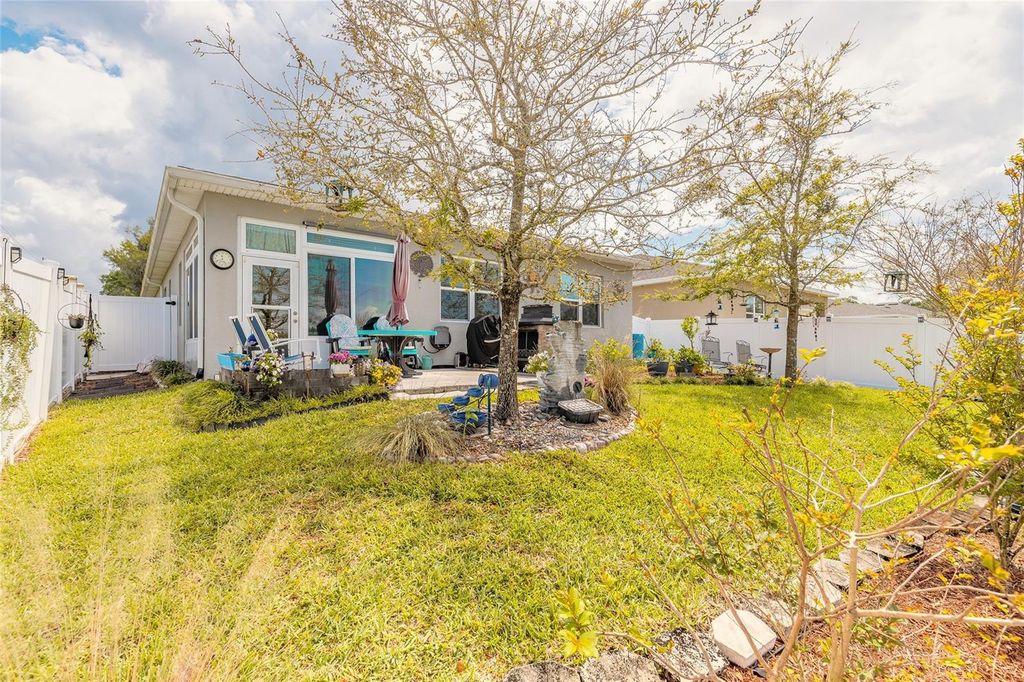 Image 34 of property listing at 1094 RIVER FALLS CIRCLE, Deland, FL 32720