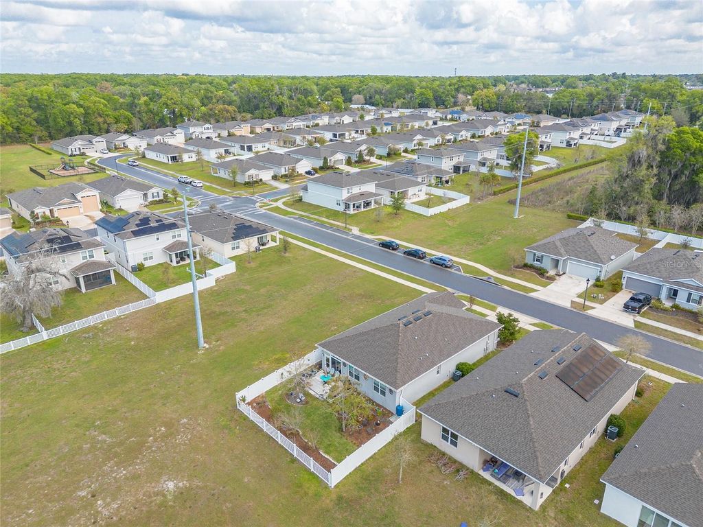 Image 39 of property listing at 1094 RIVER FALLS CIRCLE, Deland, FL 32720