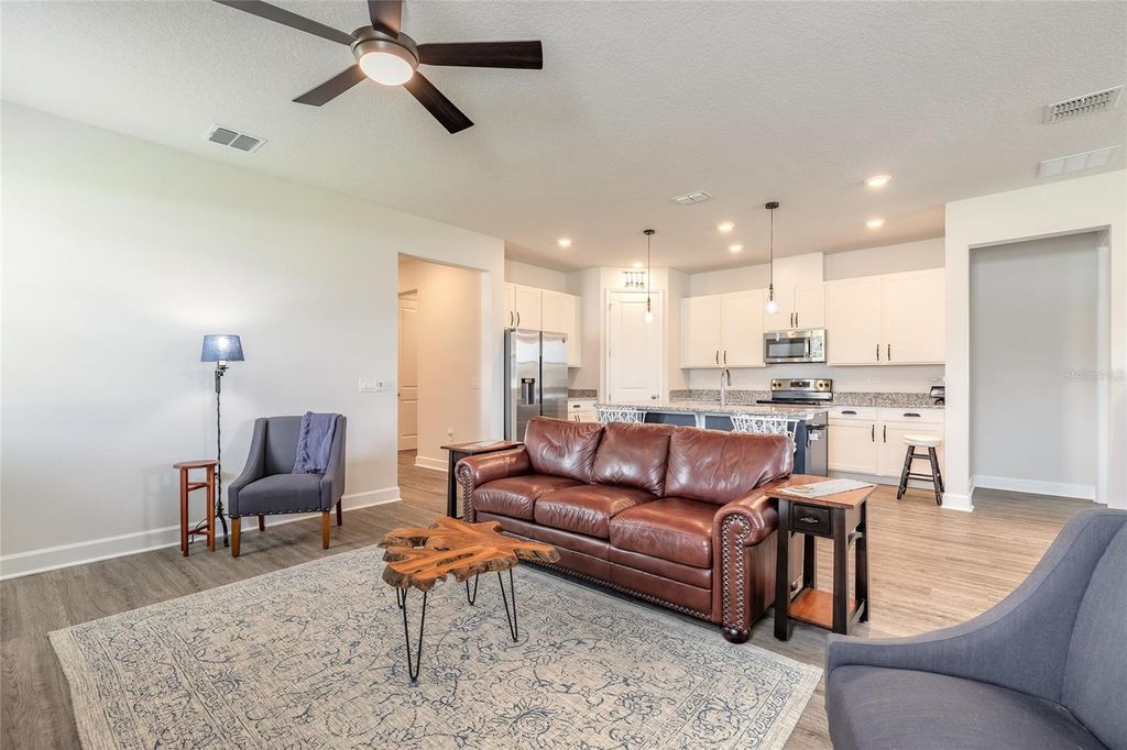 Image 5 of property listing at 1094 RIVER FALLS CIRCLE, Deland, FL 32720