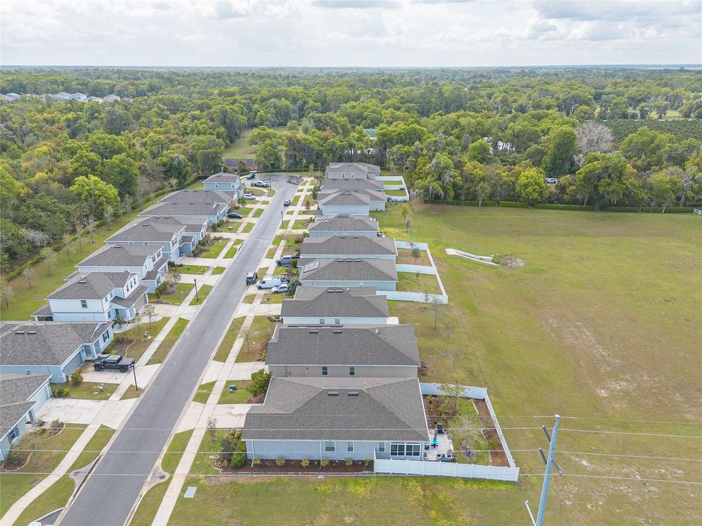 Image 41 of property listing at 1094 RIVER FALLS CIRCLE, Deland, FL 32720