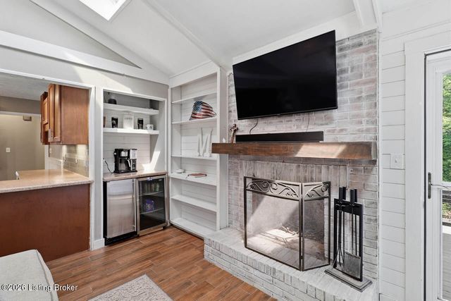 7206 Hollow Creek Rd, Louisville, KY 40228