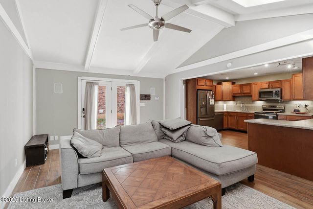 7206 Hollow Creek Rd, Louisville, KY 40228