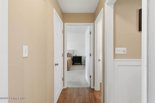 7206 Hollow Creek Rd, Louisville, KY 40228