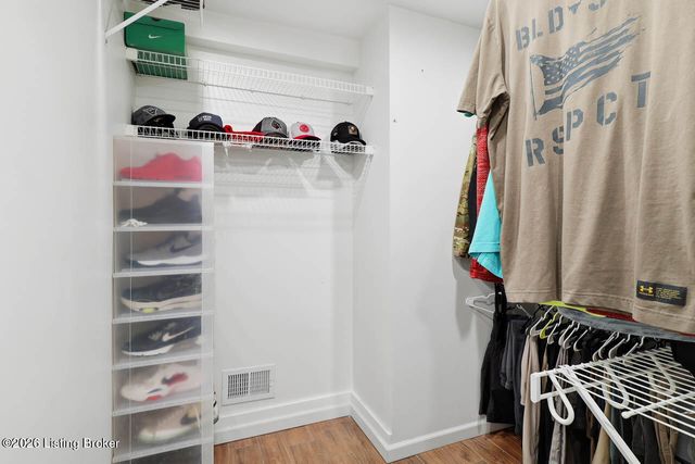 7206 Hollow Creek Rd, Louisville, KY 40228