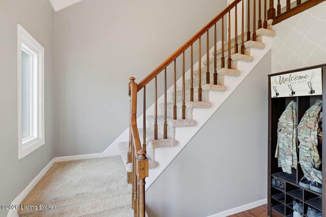 7206 Hollow Creek Rd, Louisville, KY 40228