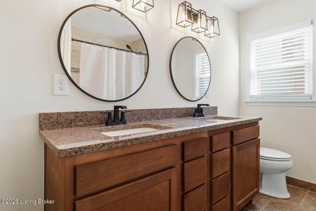 7206 Hollow Creek Rd, Louisville, KY 40228