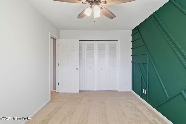 7206 Hollow Creek Rd, Louisville, KY 40228