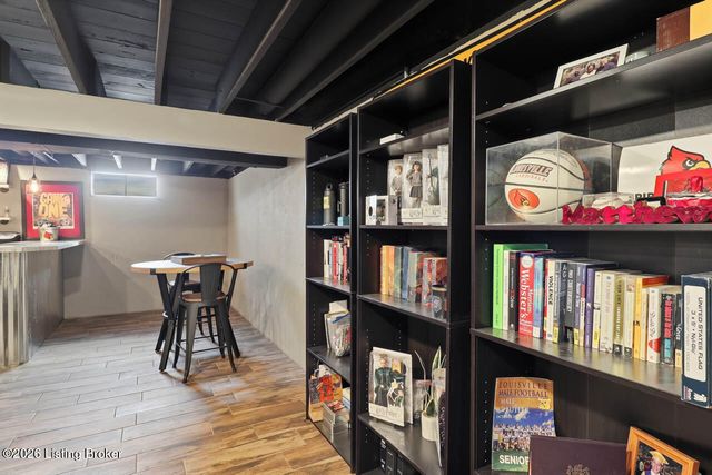 7206 Hollow Creek Rd, Louisville, KY 40228