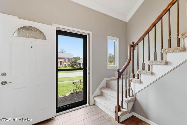 7206 Hollow Creek Rd, Louisville, KY 40228