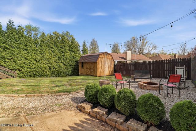 7206 Hollow Creek Rd, Louisville, KY 40228