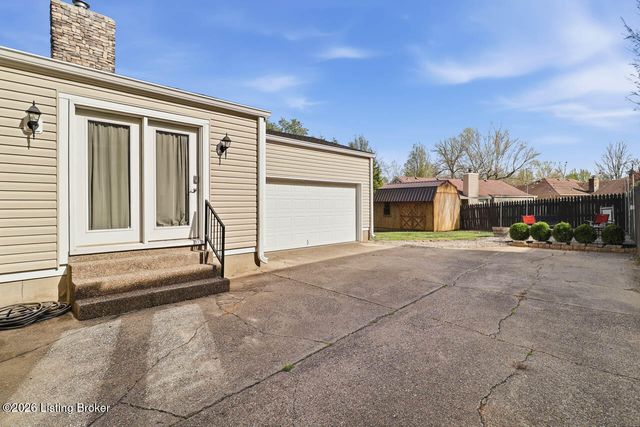 7206 Hollow Creek Rd, Louisville, KY 40228