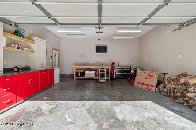 7206 Hollow Creek Rd, Louisville, KY 40228