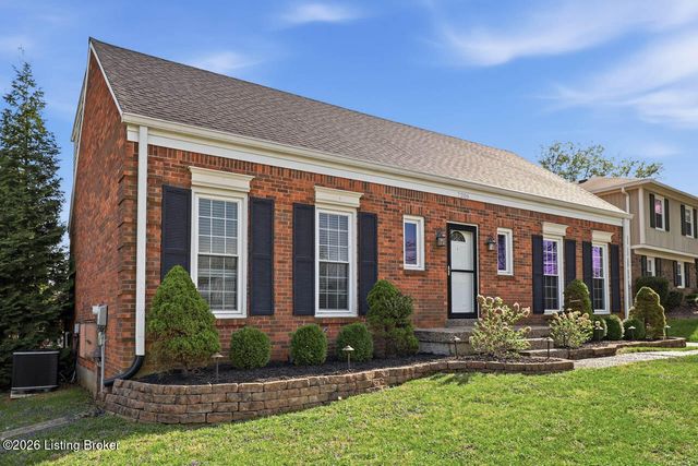 7206 Hollow Creek Rd, Louisville, KY 40228