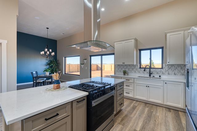 6 Lobo Drive, Moriarty, NM 87035