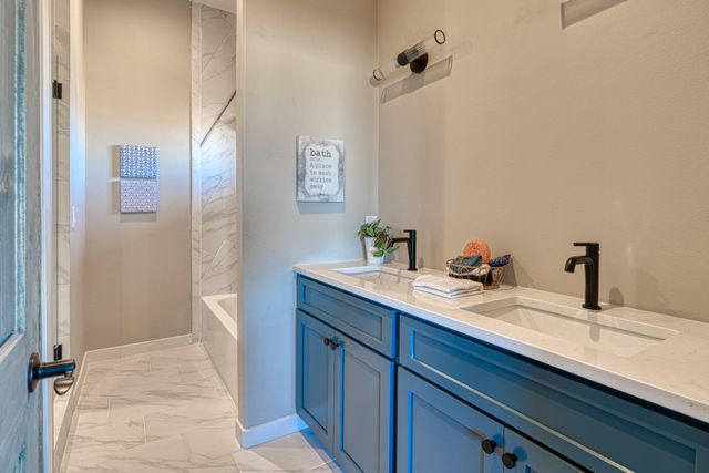 6 Lobo Drive, Moriarty, NM 87035