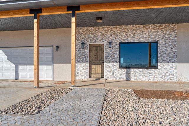 6 Lobo Drive, Moriarty, NM 87035