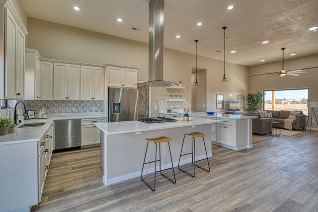 6 Lobo Drive, Moriarty, NM 87035