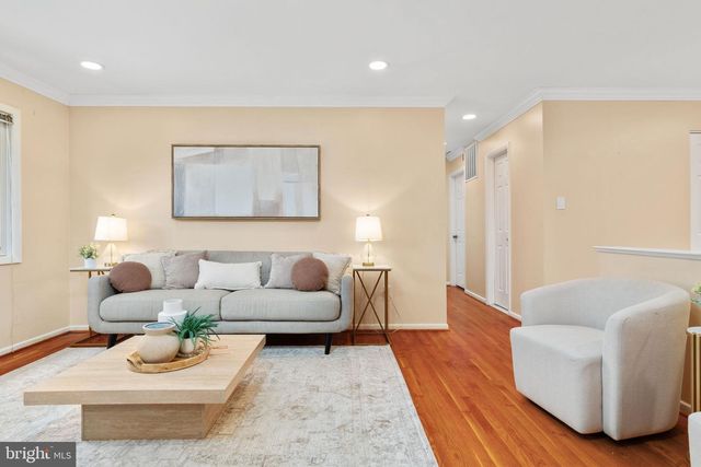 8520 PEPPERDINE DR, Vienna, VA 22180