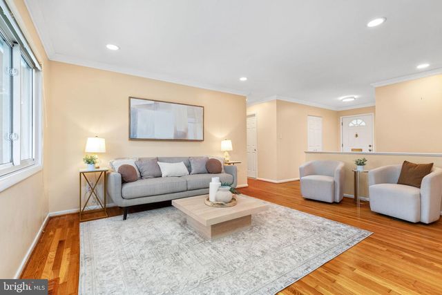 8520 PEPPERDINE DR, Vienna, VA 22180