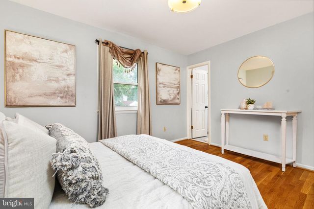 8520 PEPPERDINE DR, Vienna, VA 22180