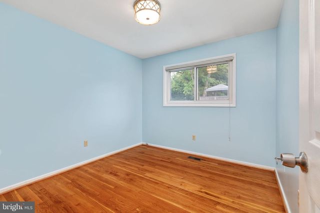 8520 PEPPERDINE DR, Vienna, VA 22180