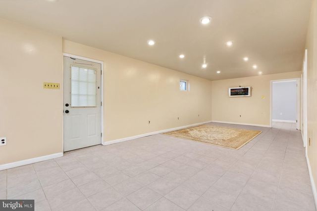 8520 PEPPERDINE DR, Vienna, VA 22180