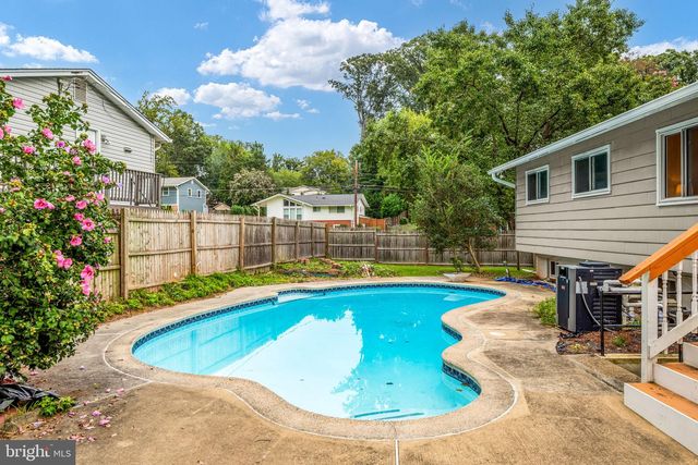 8520 PEPPERDINE DR, Vienna, VA 22180