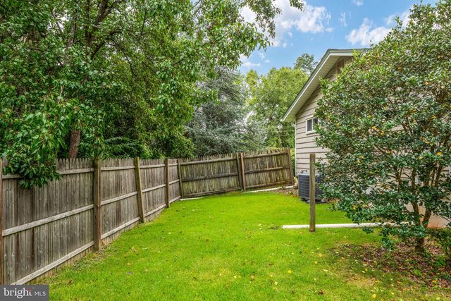 8520 PEPPERDINE DR, Vienna, VA 22180