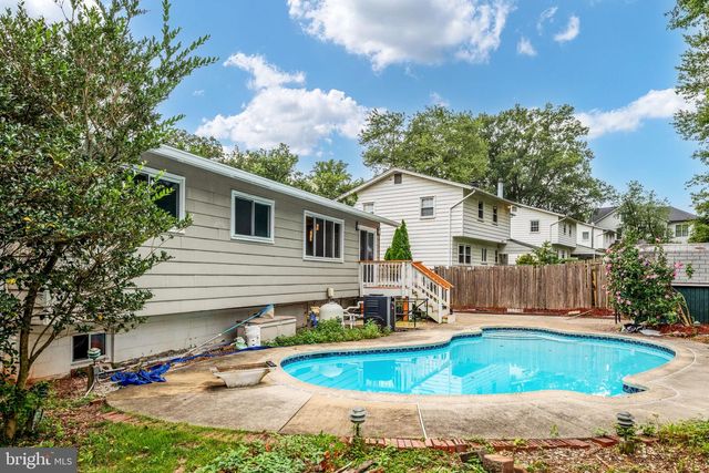 8520 PEPPERDINE DR, Vienna, VA 22180