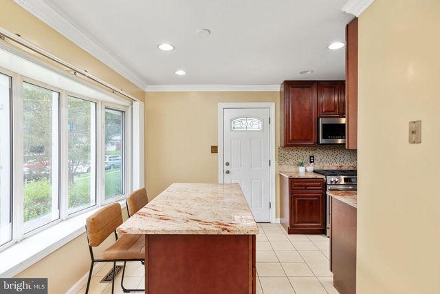 8520 PEPPERDINE DR, Vienna, VA 22180