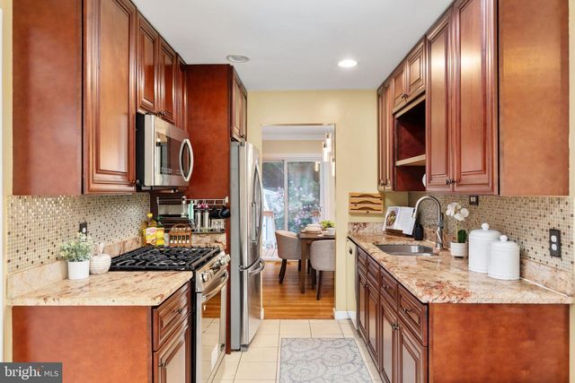 8520 PEPPERDINE DR, Vienna, VA 22180