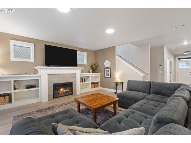 17671 Sw COBB Ln, Beaverton, OR 97007