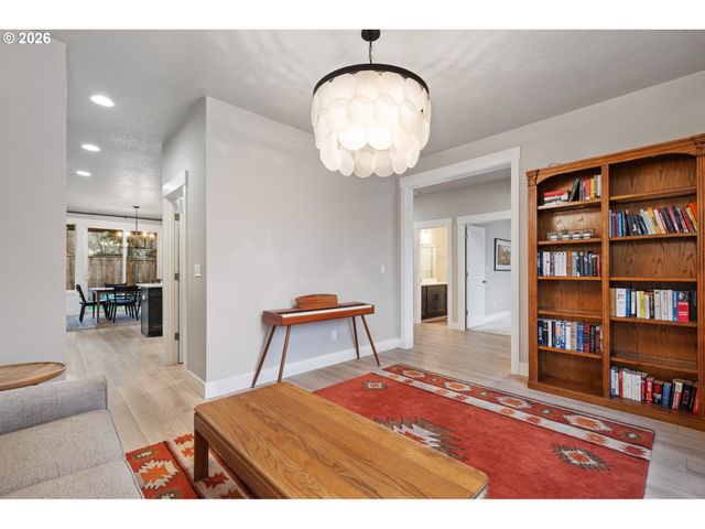 17671 Sw COBB Ln, Beaverton, OR 97007