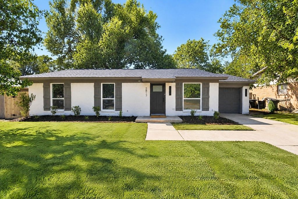 2817 Ladona Drive, Fort Worth, TX 76133 — exterior