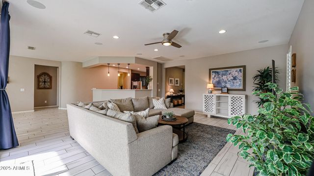 10749 W Paso Trail, Peoria, AZ 85383