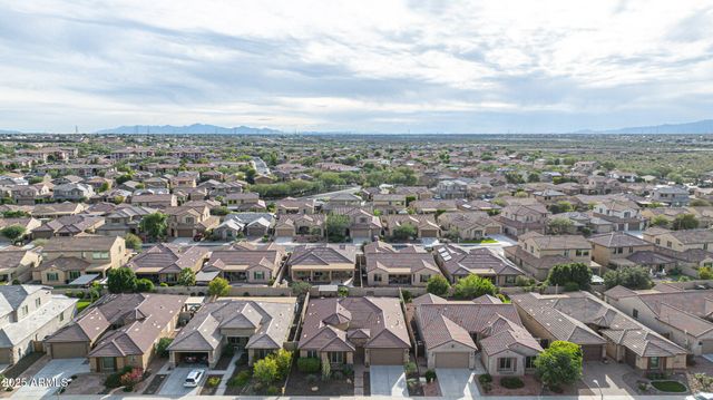 10749 W Paso Trail, Peoria, AZ 85383