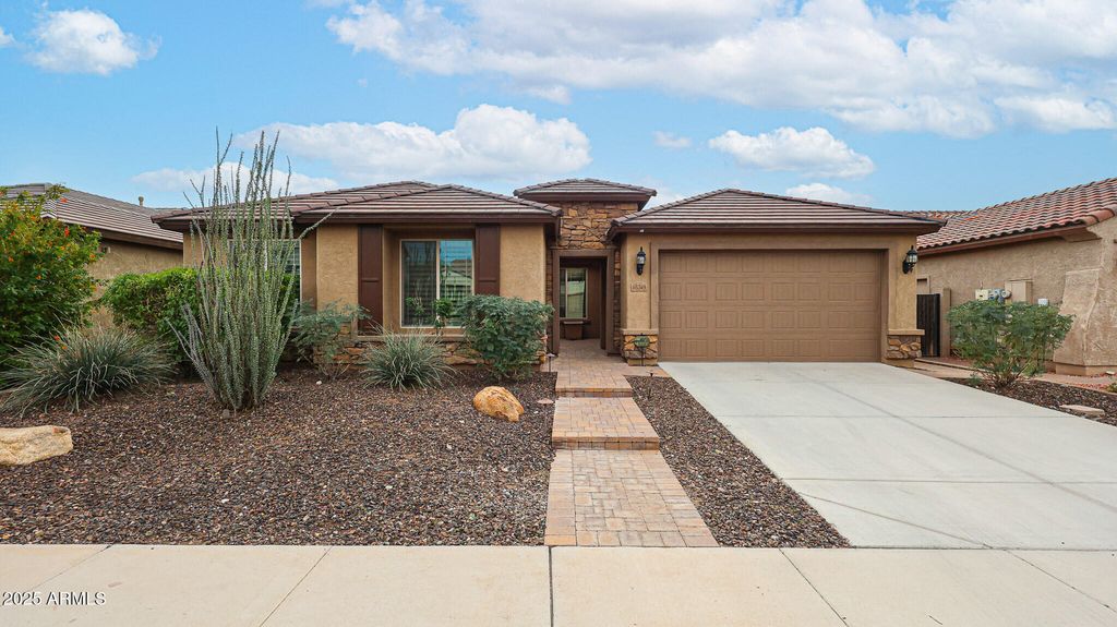 10749 W Paso Trail, Peoria, AZ 85383