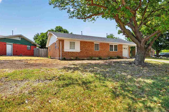 5618 NW Eisenhower Dr, Lawton, OK 73505