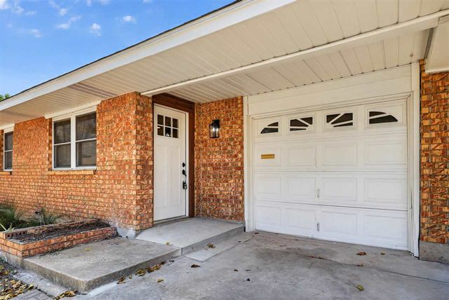 5618 NW Eisenhower Dr, Lawton, OK 73505
