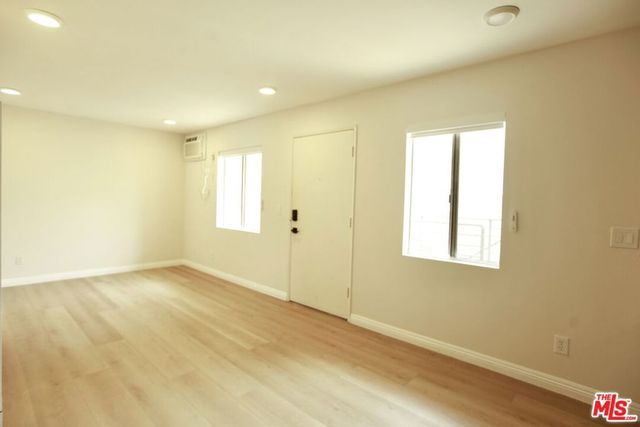 833 S Orange Grove Avenue 3, Los Angeles, CA 90036