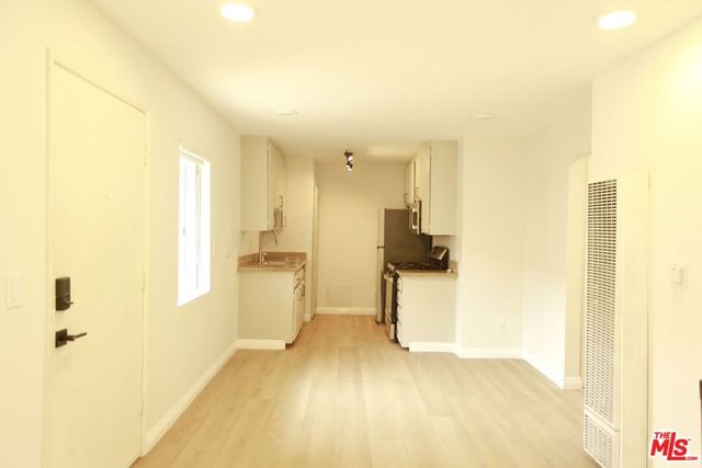 833 S Orange Grove Avenue 3, Los Angeles, CA 90036