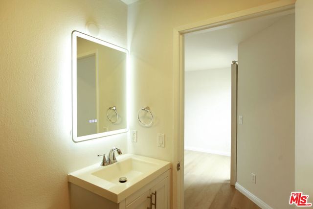833 S Orange Grove Avenue 3, Los Angeles, CA 90036