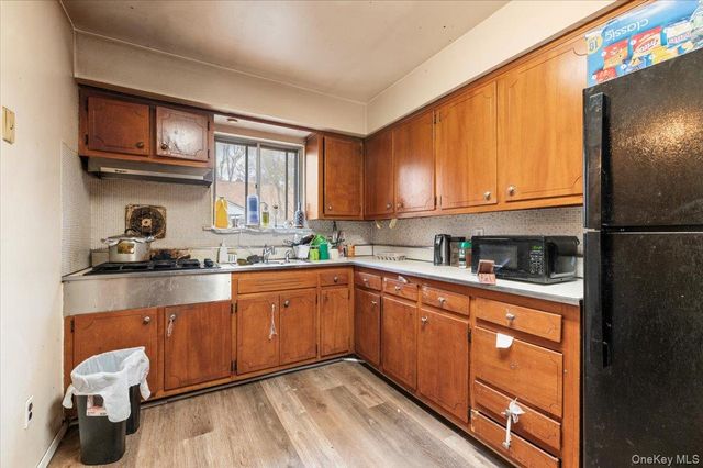 2386 New York Avenue, Huntington Station, NY 11746