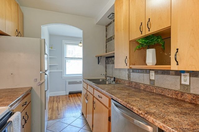 31 Chestnut St 2, Worcester, MA 01609