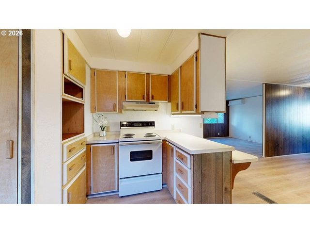 15931 OCEANVIEW Dr, Brookings, OR 97415