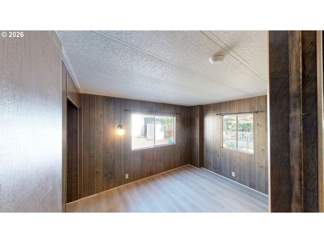 15931 OCEANVIEW Dr, Brookings, OR 97415