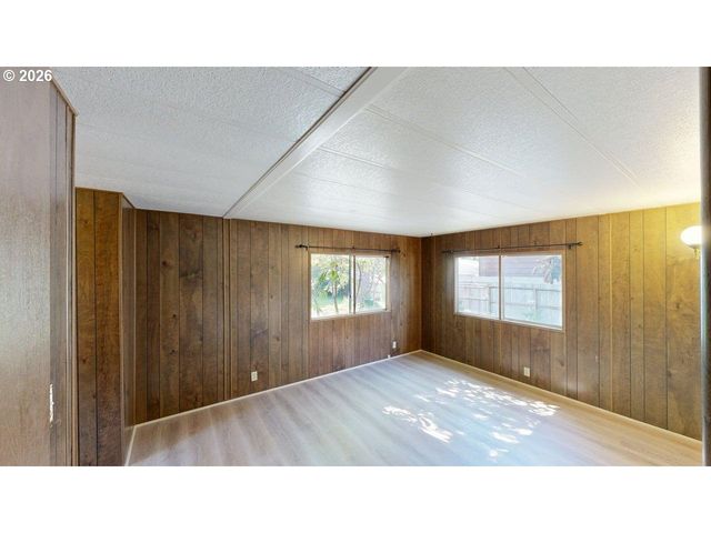 15931 OCEANVIEW Dr, Brookings, OR 97415